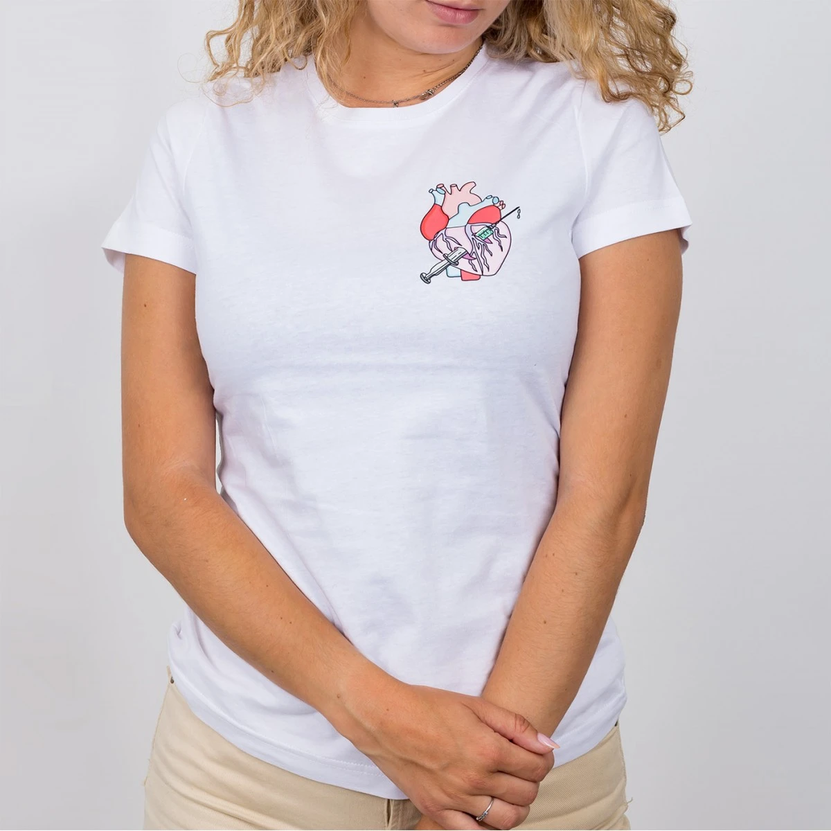 Camiseta Blanca Mujer - Rebelheart @anni.ghtingale 1 Camiseta Blanca Mujer - Rebelheart @anni.ghtingale