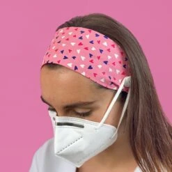 Diadema Con Botón Estampado - Corazones Fresa