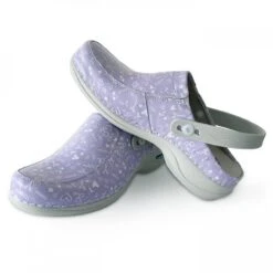 Zueco Sanitario Estampado Piel Lavable - Sweet Lavanda -Enfermania zueco sanitario estampado piel lavable sweet lavanda 4