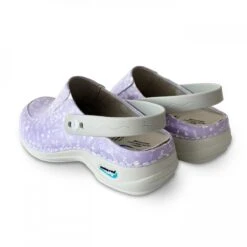 Zueco Sanitario Estampado Piel Lavable - Sweet Lavanda -Enfermania zueco sanitario estampado piel lavable sweet lavanda 6